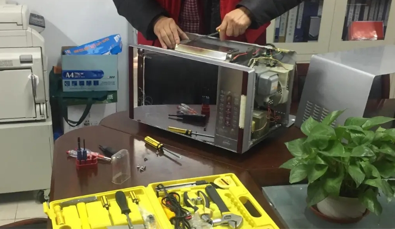 空调维修移机加氟壁挂炉维修洗衣机维修热水器维修服务